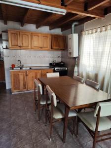 Kuchyň nebo kuchyňský kout v ubytování Departamentos Polo