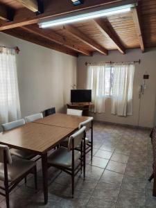 TV a/nebo společenská místnost v ubytování Departamentos Polo