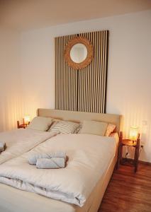 En eller flere senge i et værelse på DoreyHome I Luxus - Stylish - Modern House I Parking I Smart TV I Netflix WLAN