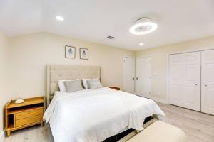 Katil atau katil-katil dalam bilik di 10 mins to Samsung Taylor -Home in Coupland, Texa