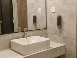 Koupelna v ubytování ZOOM HOTEL