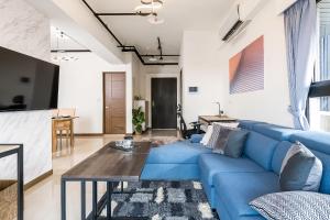 Area soggiorno di High Floor New Bldg 4B2bLDK Ximending, Stunning Views • 高層新樓 4房2衛 西門町 美景