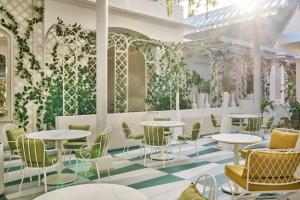 Гостиная зона в LUX* Belle Mare Resort & Villas