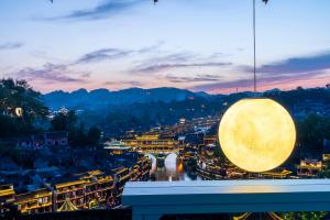 山景或在旅馆看到的山景