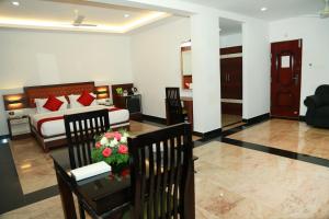 Lobi atau kawasan kaunter penerimaan di Hotel Idukki Castle
