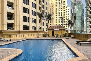 Bazén v ubytování Rimal 1 - Jumeirah Beach Residence - Mint Stay nebo v jeho okolí