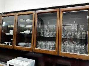 Foto dalla galleria di ヴィラ砂時計九十九里超豪華大型貸切別荘寝室五つペット可サウナ本格カラオケグランドピアノ麻雀 a Kujukuri
