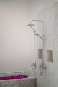 Bagno di CASA BIARI : Tropical Vibes - 3 min from beach