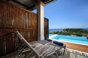 The swimming pool at or close to Bella Vista Ereikousa