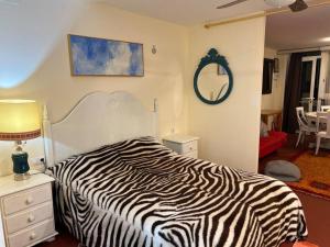 Ένα ή περισσότερα κρεβάτια σε δωμάτιο στο Apartamento abierto con patio +28 φωτογραφίες
