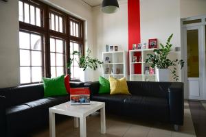 Ein Sitzbereich in der Unterkunft Szkolne Schronisko Młodzieżowe w Gdańsku School Youth Hostel in Gdańsk