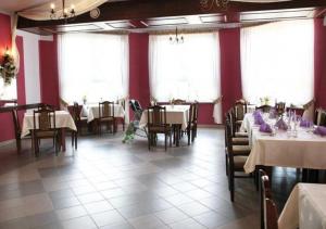 Restaurace v ubytování Pensjonat Emocja