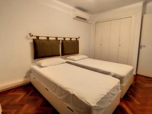 Postel nebo postele na pokoji v ubytování 1 bedroom Latour Maubourg Cannes Riviera 245