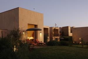 Praia do Canal Nature Retreat - Small Luxury Hotels of the World外面的花园