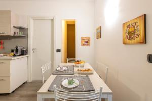 Kuchyň nebo kuchyňský kout v ubytování BnButler - Archimede 53 - Bright Studio