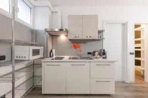 Kuchyň nebo kuchyňský kout v ubytování BnButler - Archimede 53 - Bright Studio