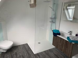 Koupelna v ubytování Fewo Lindenlaub + 13 fotografií