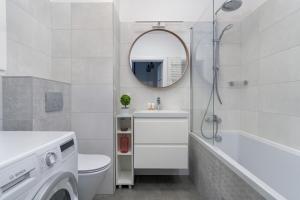 Kúpeľňa v ubytovaní Stylish & Comfy Garbary Apartments with Parking by Noclegi Renters