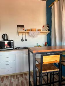 Kjøkken eller kjøkkenkrok på Monoambiente lo de Carola Mendoza
