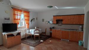 Kuchyň nebo kuchyňský kout v ubytování Ferienhof Fenzl + 37 fotografií
