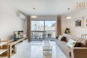 Istumisnurk majutusasutuses A lovely 2BR home, in the centre of Marsaxlokk by 360 Estates