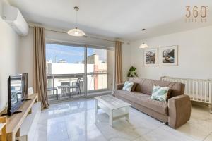 Istumisnurk majutusasutuses A lovely 2BR home, in the centre of Marsaxlokk by 360 Estates