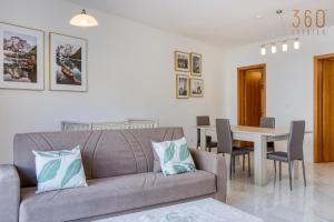 Istumisnurk majutusasutuses A lovely 2BR home, in the centre of Marsaxlokk by 360 Estates