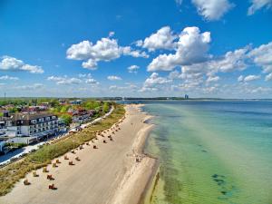 Letecký snímek ubytování Mein Strandhaus - Hotel, Restaurant & Schwimmbad