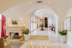 Фотография из галереи The Arkin Colony Hotel в Кирении