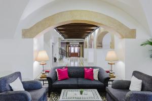 Гостиная зона в The Arkin Colony Hotel