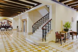 Фотография из галереи The Arkin Colony Hotel в Кирении