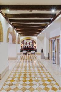 Фотография из галереи The Arkin Colony Hotel в Кирении
