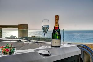 Nápoje v ubytování Terrace on the sea