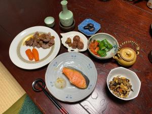 旅馆内部或周边提供的食物