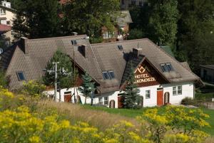 Budova, kde se hotel nachází