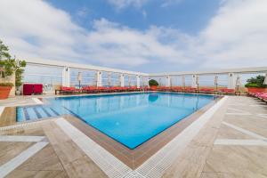 Бассейн в The Arkin Colony Hotel или поблизости