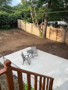 Gallery image of Cozy two bedroom home near downtown KC in Merriam +12 photos