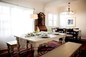 Modern 3BR Home in Mid-Wilshire near Beverly Hills