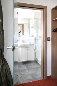 Koupelna v ubytování Landgasthof Rebstock Weil am Rhein / Basel