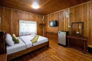 TV a/nebo společenská místnost v ubytování Suk Sabai Homestay