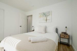 Modern 3BR Home USC, DTLA and Koreatown