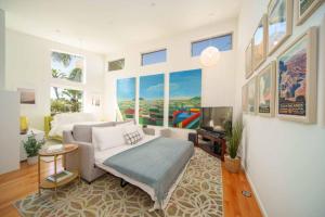 Lemon Tree Loft Chic Studio in the Heart of Culver