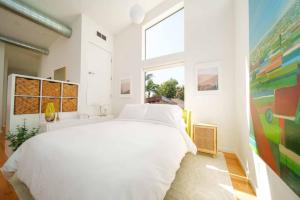 Lemon Tree Loft Chic Studio in the Heart of Culver
