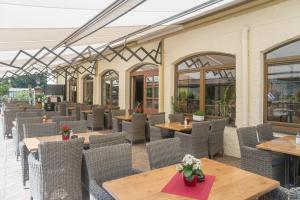 Logis Hotel-Restaurant Petry的休息区