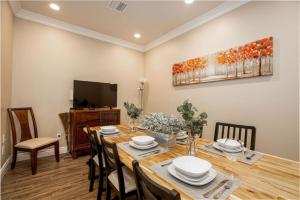 Luxurious 6BR 5 Bath Home near Crypto Arena DTLA