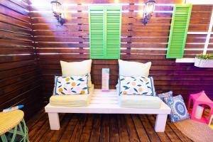 Zona de estar de Catania 2 Suite W/private pool,W/heater , WIFI.