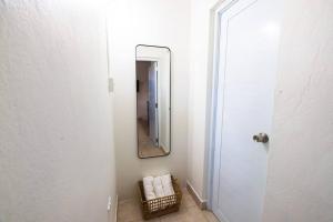 Un baño de Catania 2 Suite W/private pool,W/heater , WIFI.