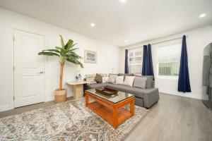 Comfy Homey 2BR Home near Hollywood DTLA