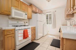Delightful 2BR Home near Hollywood DTLA