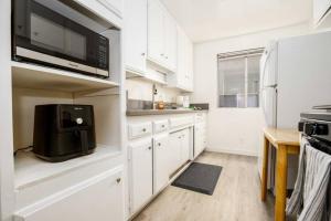 Cozy 1BR Home near Hollywood DTLA
